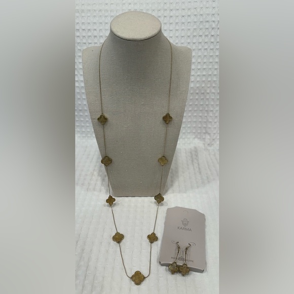 NWT Bijou Brigette Shell & Gold Long Necklace & Dangle Earrings Set - Picture 2 of 12